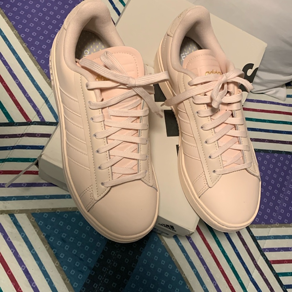 Adidas grand court alpha Pink
